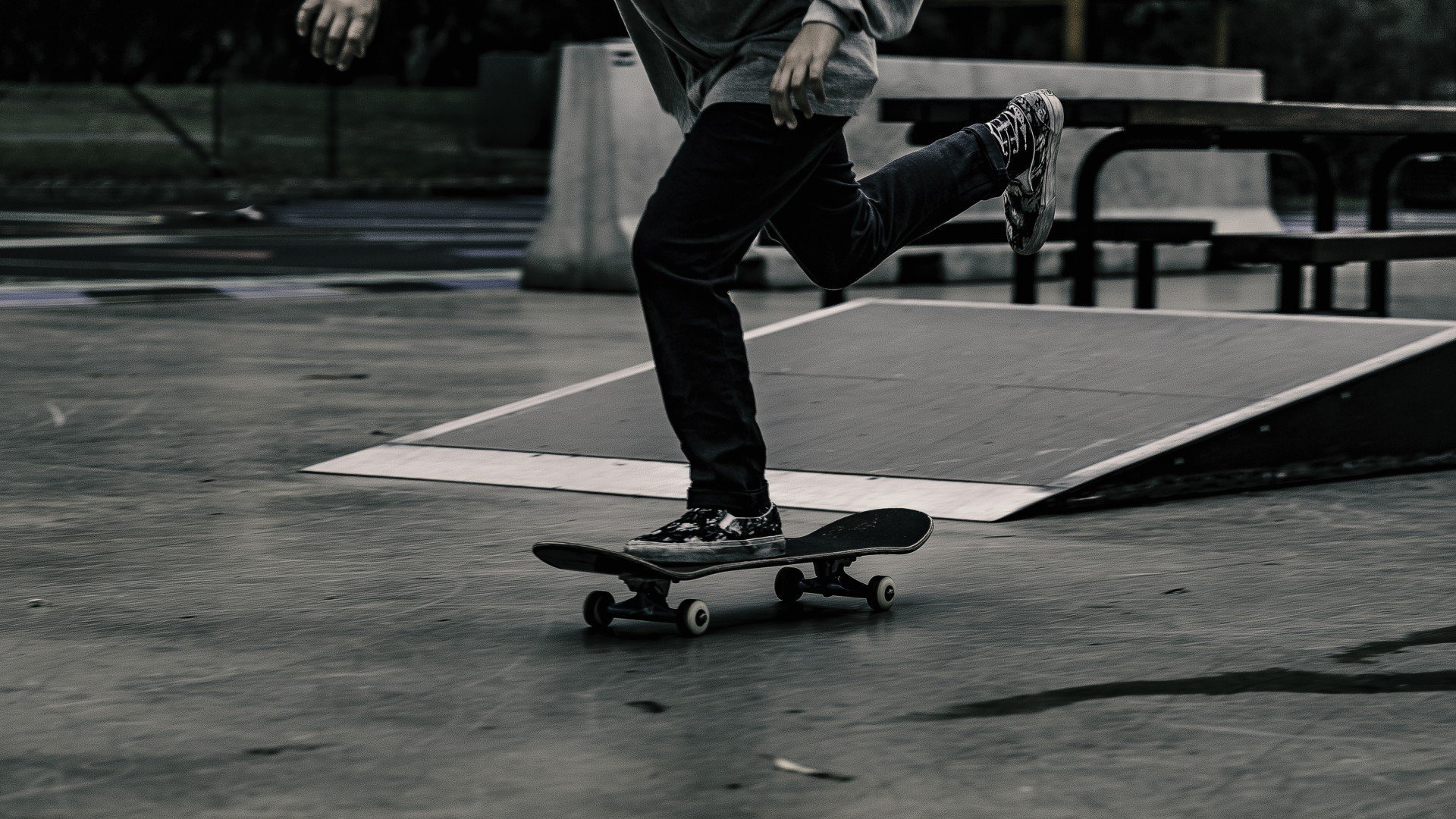 炸裂！委内瑞拉碾压亚特兰大，厄德高在F1新赛季揭幕战接管比赛，这一夜体育圈彻底疯了